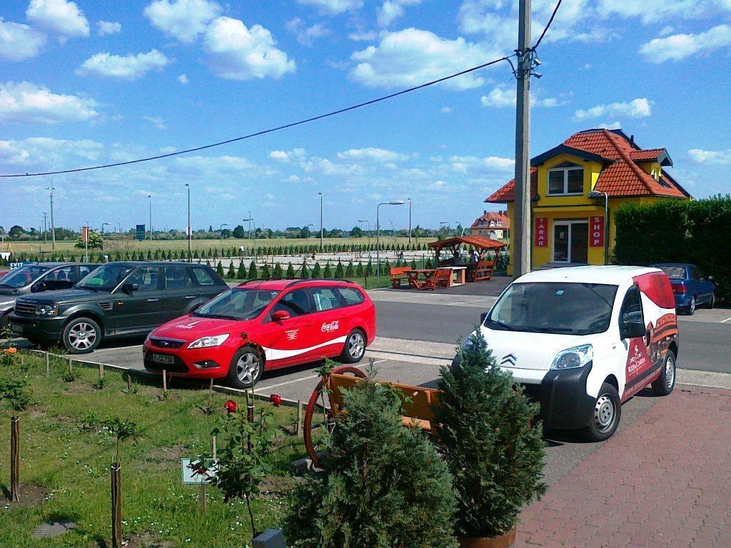 Hotel Rozsa Csarda Bungalow & Caravan Park Гедьєшгалом Екстер'єр фото